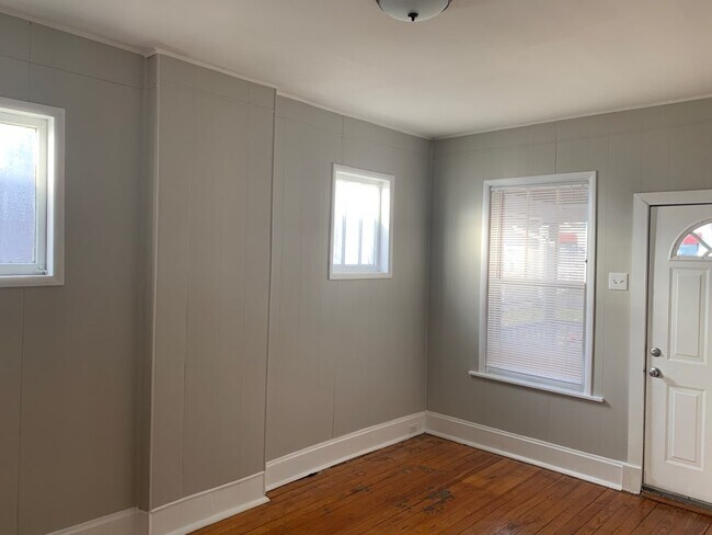 Building Photo - 2022 Schaeffer Pl