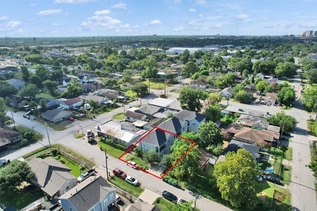 Building Photo - 1118 Bunton St