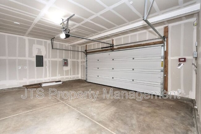 Building Photo - 4256 Aura Way