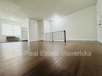 Building Photo - 925 Shallowford Rd