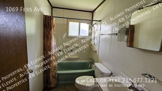 Building Photo - 1069 Fess Ave