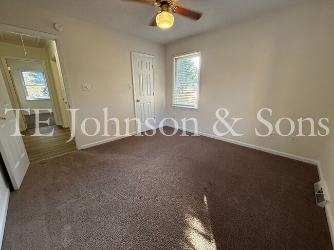 Building Photo - Charming 3-Bedroom Home with Rocking Chair Porch and Screened Back Patio