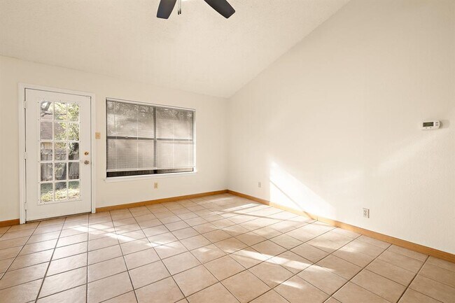 Building Photo - 1604 Texas Oak Way