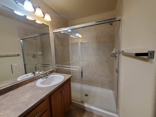 primary bathroom - 1370 Gold Hill Mesa Dr