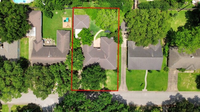 Building Photo - 4422 Nenana Dr
