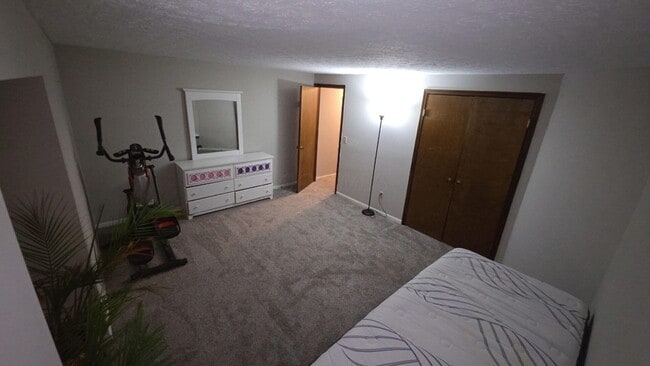 Building Photo - 5388 Flintstone Dr