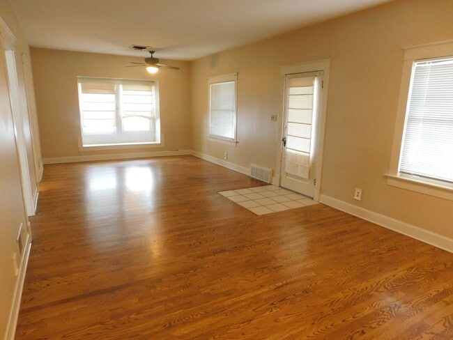 Building Photo - LARGE 3 bed 2 bath home in downtown GJ!!!!
