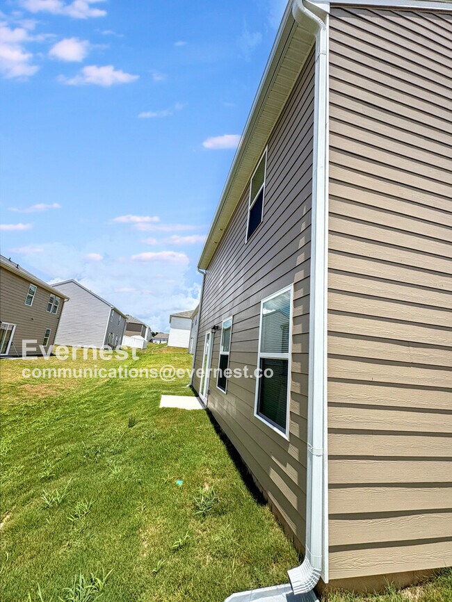 Building Photo - 129 Flowering Cherry St