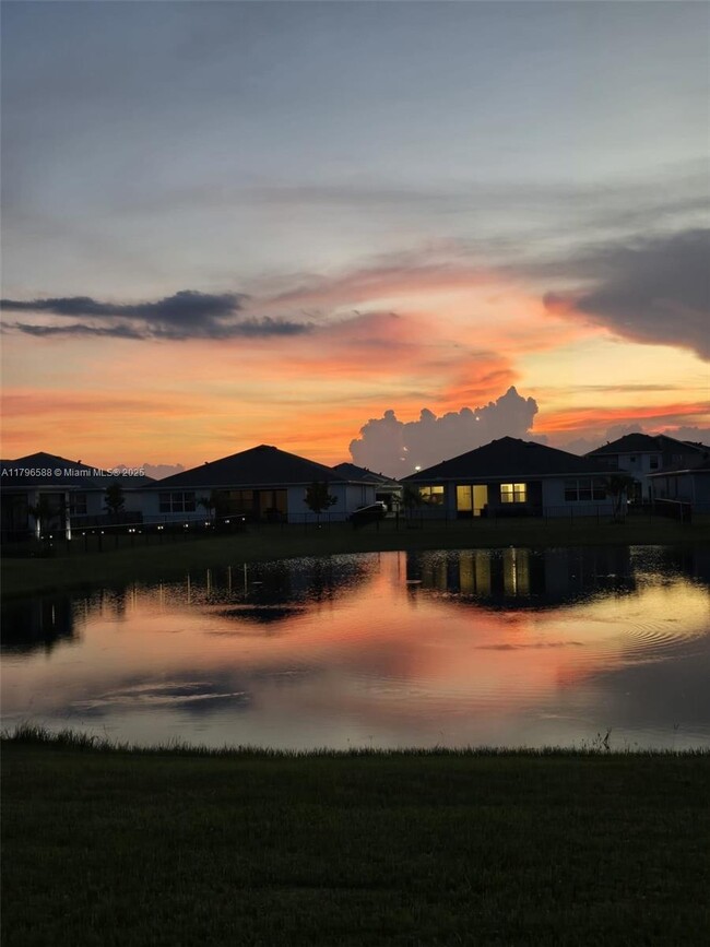 Building Photo - 10503 SW Orana Dr