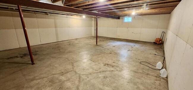 Building Photo - 1713 Briarwood Ln