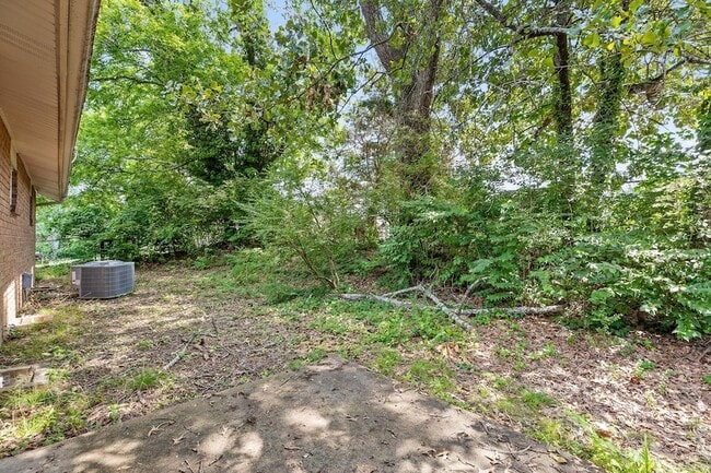 Building Photo - 3600 Gleason Dr