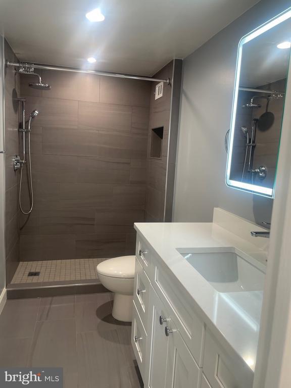 Building Photo - 5225 Pooks Hill Rd