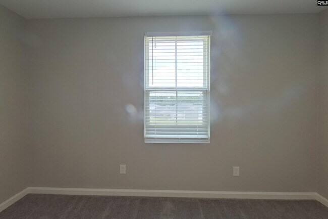 Building Photo - 757 Sequoia Dr