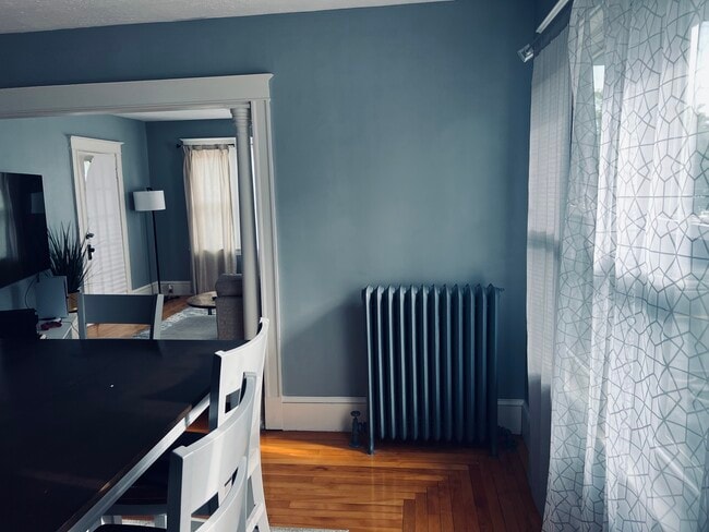 Building Photo - 214 Sabattus St