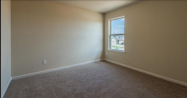 Building Photo - 2631 Cold River Dr