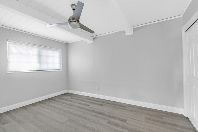 Building Photo - 1167 Holmes Ct