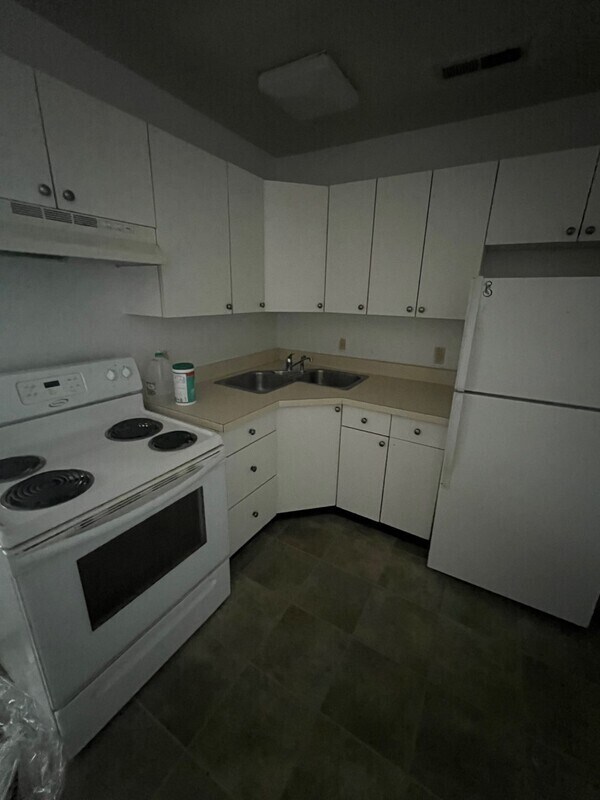 Building Photo - 221 Mercer St