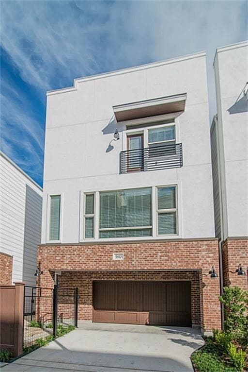 Building Photo - 5810 Venice St