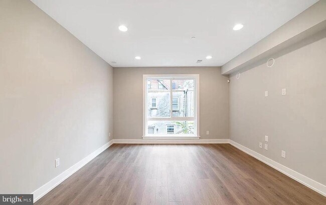 Building Photo - 1524 W Stiles St