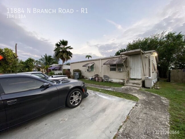 Building Photo - 11884 N Branch Rd