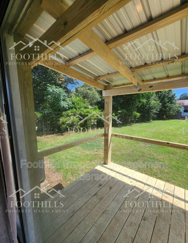 Building Photo - 408 Old Green Pond Rd