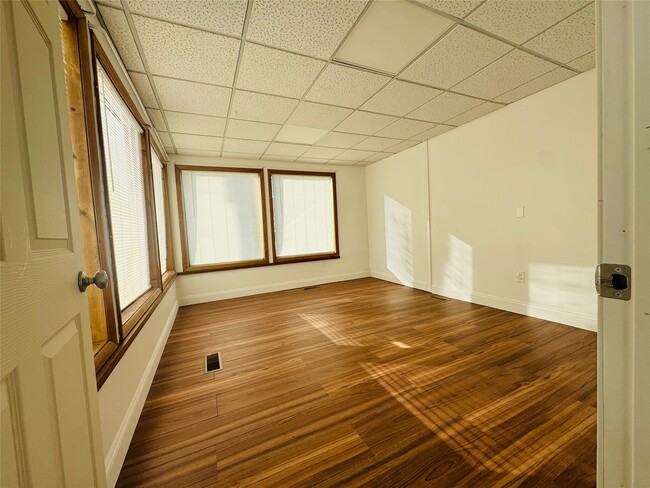 Building Photo - 157 Harry L Dr