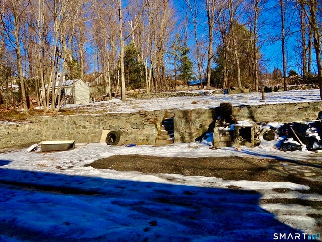 Building Photo - 830 Main St