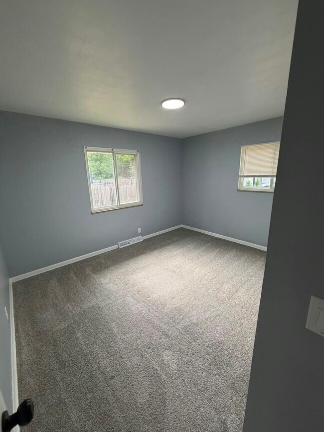 Building Photo - 5013 Silica Dr