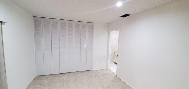 Building Photo - 5725 Fernley Dr E