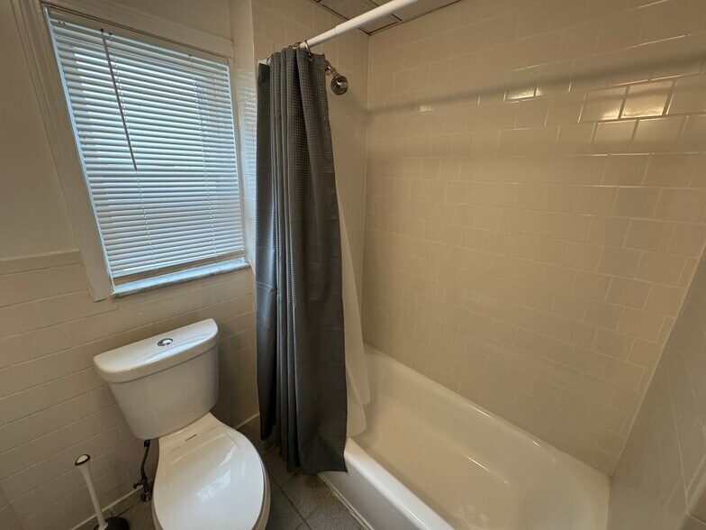 Building Photo - 35 Cameron Ave