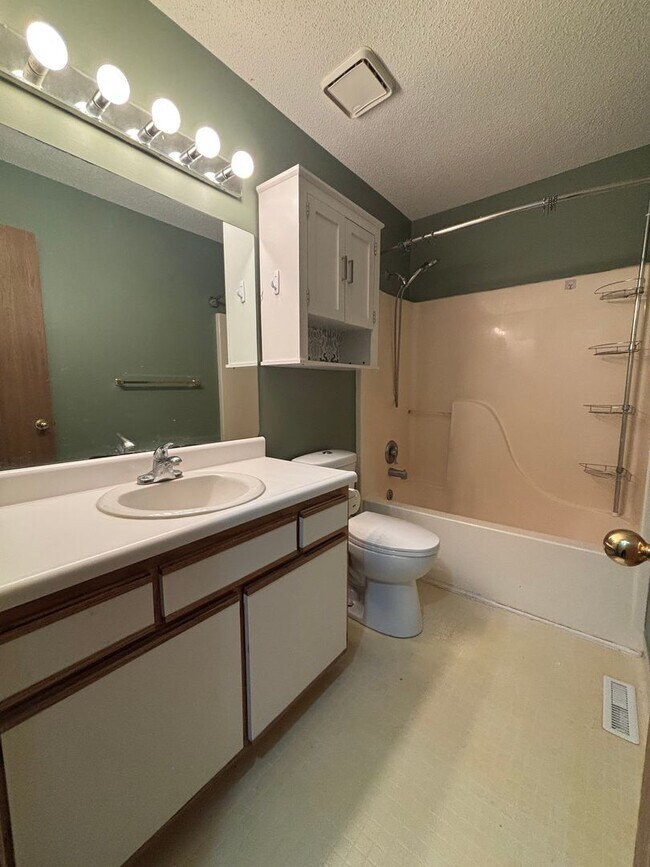 Building Photo - 2135 S 46th Ave