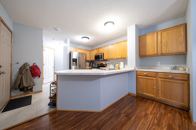 Building Photo - 17326 Lilac Ln SE