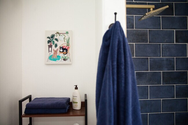 Building Photo - 1314 S 8th Ave