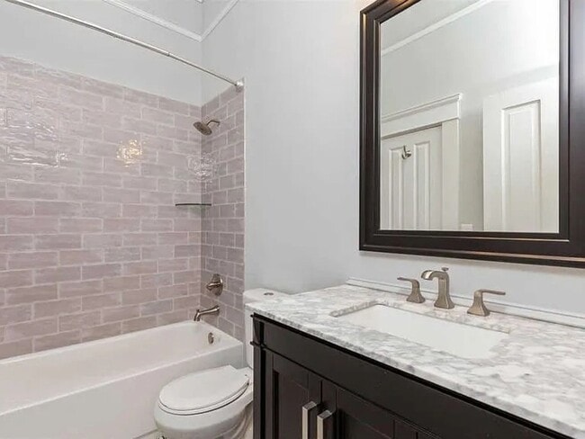 Building Photo - 632 Grady Pl SW