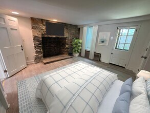 Building Photo - 1 Bedroom, 1 bath