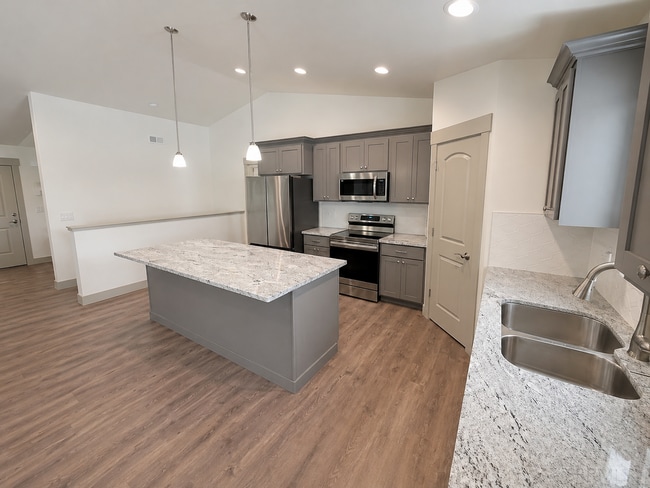 Building Photo - BEAUTIFUL 4 BED 3 BATH HOME IN REXBURG WITH CONNECTED OFFICE & SEPARATE ENTRANCE