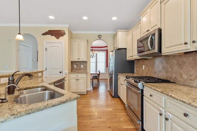 Building Photo - Gorgeous Wake Forest Home!