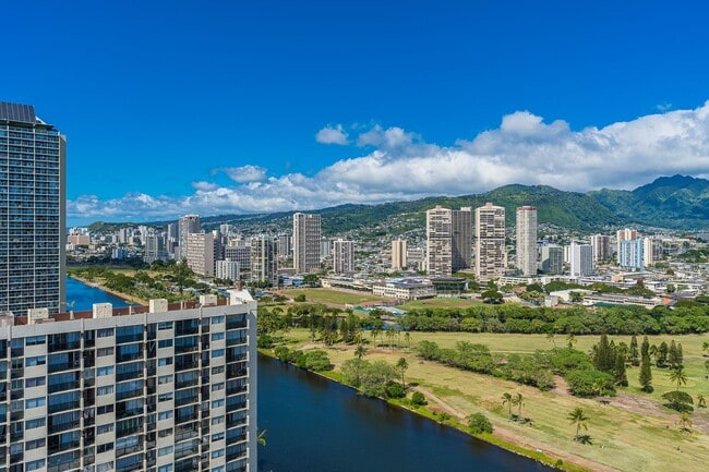 Building Photo - Waikiki Fully furnished studio/1 ba / 1 prk Washer/Dryer in unit