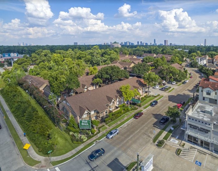 Primary Photo - Fox Hall Apartments