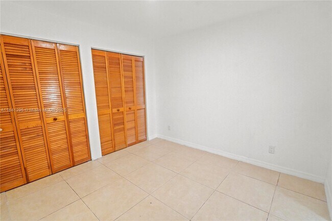 Building Photo - 2213 NW 55th Terrace