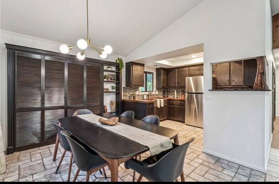 Building Photo - 24166 Cresta Dr