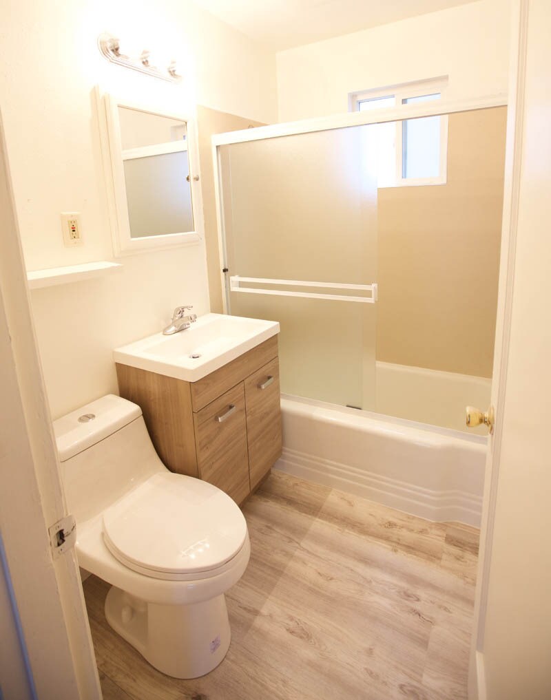 Bathroom - 1409 NE 71st Ave