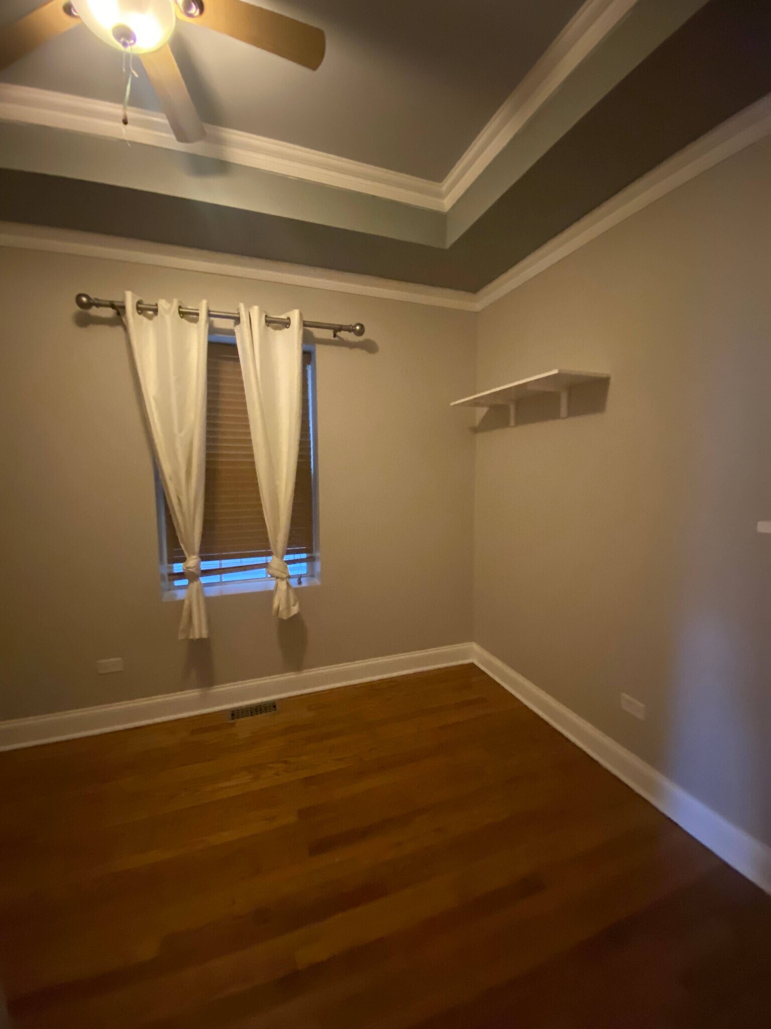 Building Photo - 2825 N Hamlin Ave