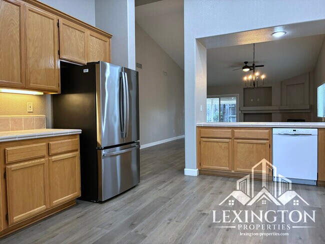 Building Photo - Updated 3 Bedroom, 2 Bathroom, Single-Story Home in Antelope!