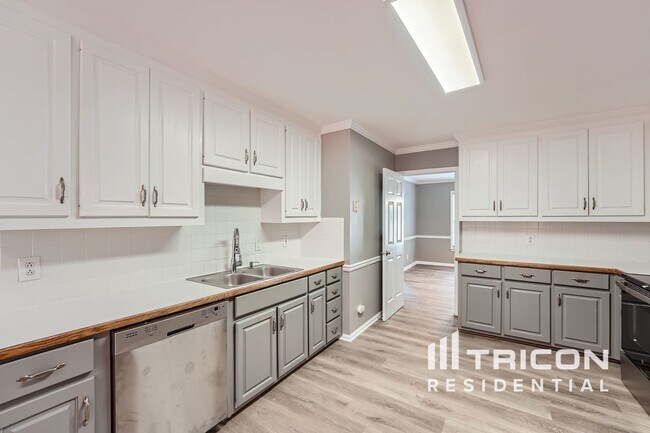 Building Photo - 3020 Royal Creek Way SW