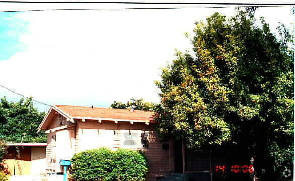 Building Photo - 81-85 S Santa Rosa St