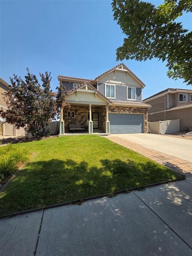 Primary Photo - Pristine 3 bed/3bath Home in Johnstown!