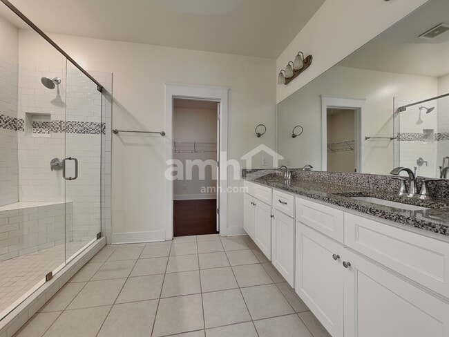 Building Photo - 1076 Adams Haven Bend