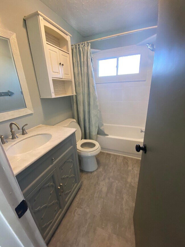 Building Photo - 5696 Pleasant St