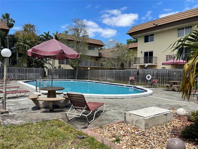 Building Photo - 8600 SW 109th Ave